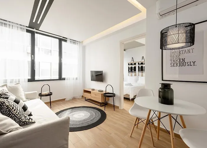 Innovative Fun Modern Apartment In Ladadika